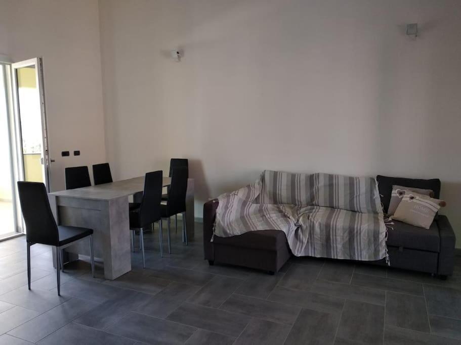 La Casa Del Sole - Casa Vacanze Uri Kültér fotó